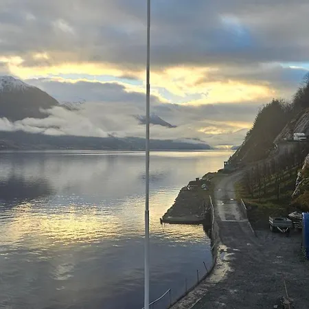 Hardanger Fjordblikk アパート *